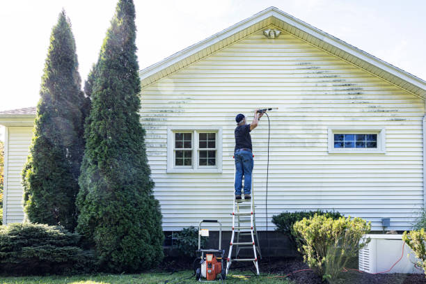 Best Fence Cleaning  in Grove City, FL