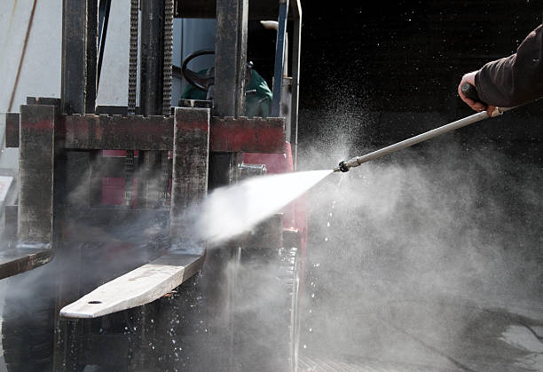 Best Graffiti Removal  in Grove City, FL